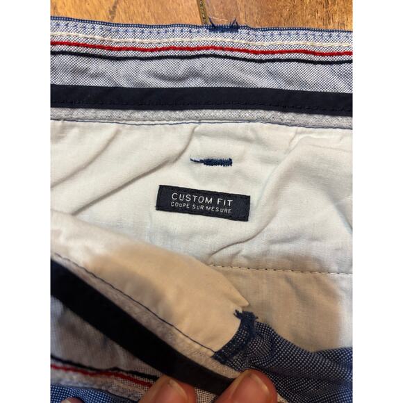 Tommy Hilfiger lot of 2 men’s size 44 custom fit shorts - Picture 8 of 13
